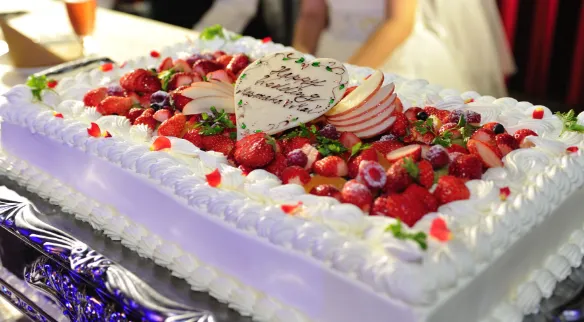ウェディングケーキ無料