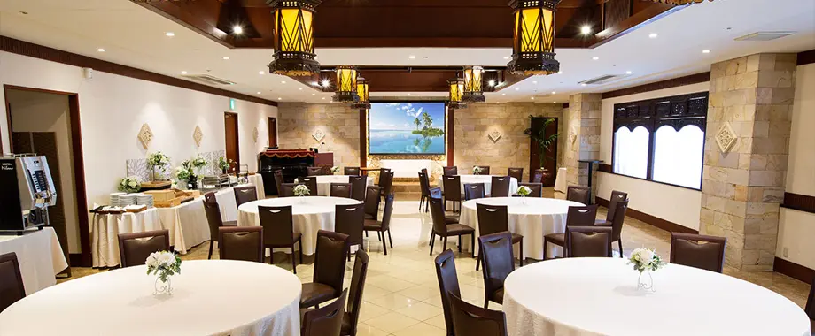 本格バリリゾートをイメージした華やかな空間